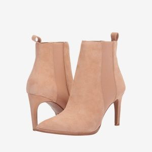 42 gold Chelsea Boot
